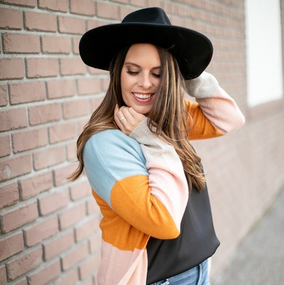 Hi! I'm Ashley 🖤 - Picture 9 of 11